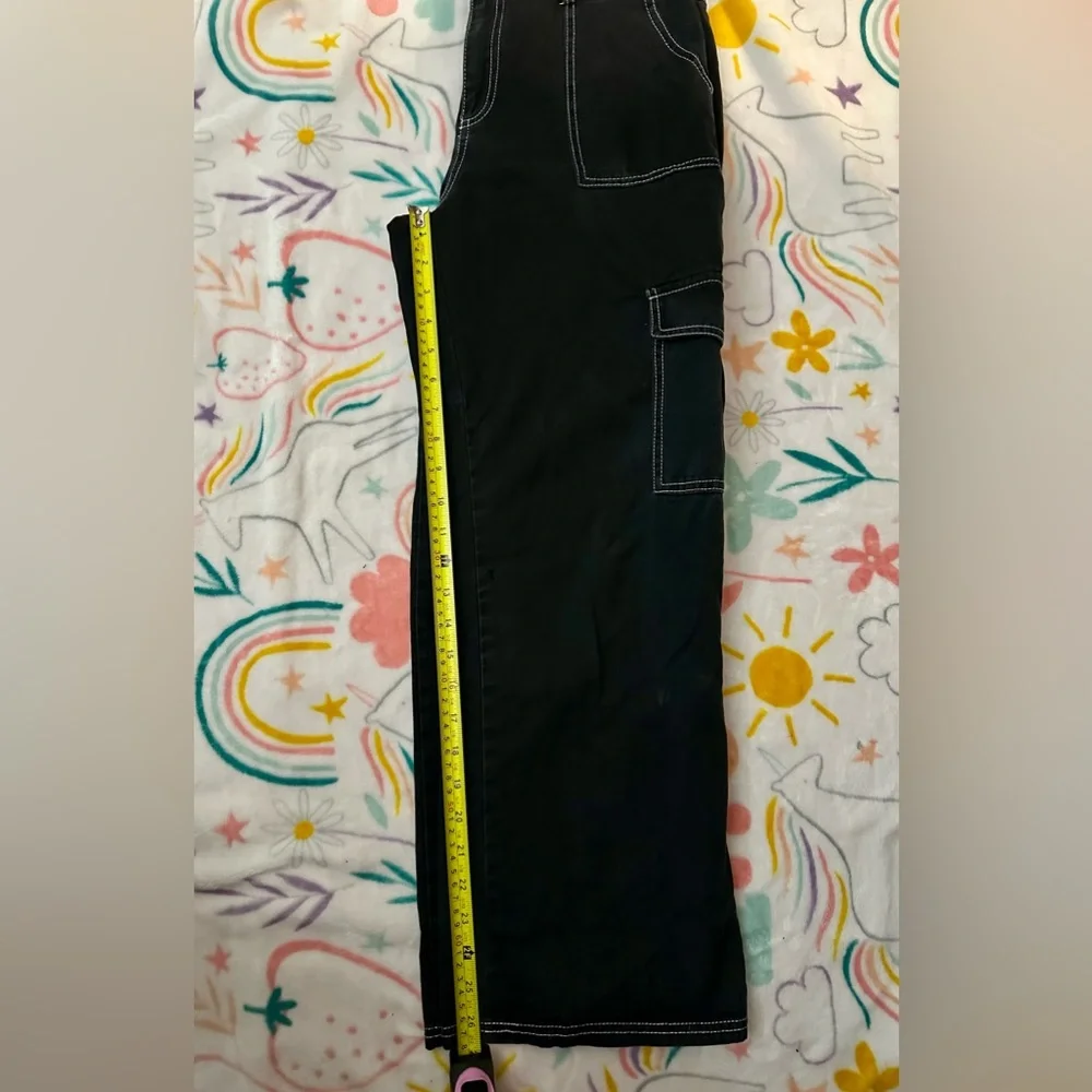 Men's‎ Dark Cargo Pants with Contrast Stitching
